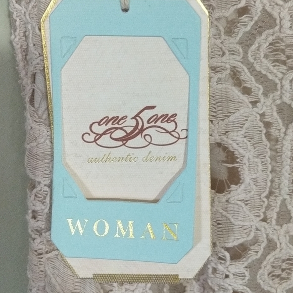 Shorta - Picture 3 of 4